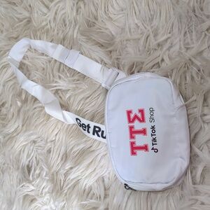 TikTok shop brand new fanny pack